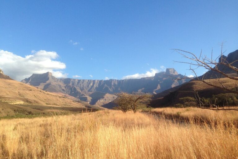 Drakensberg avis lowa zephyr gtx road trip lesotho